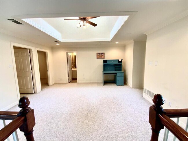 Building Photo - 614 Killarney