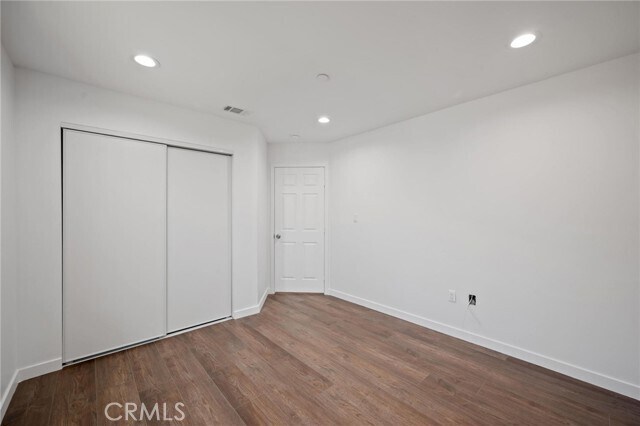 Building Photo - 7443 Balcom Ave