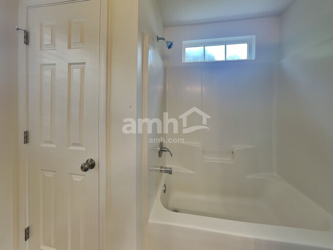 Building Photo - 1001 Finley Ct