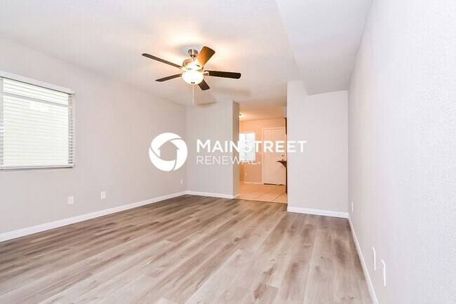 Building Photo - 4 Bedroom Pet-Friendly Home in LAS VEGAS, NV with Main Street Renewal