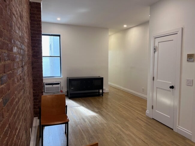 Building Photo - 259 12th St