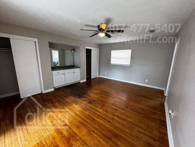 Building Photo - 1550 Starwan Rd E