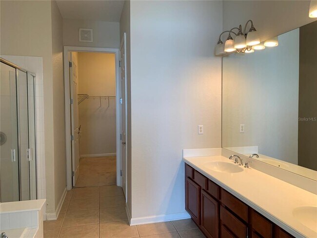 Building Photo - 3362 Robert Trent Jones Dr