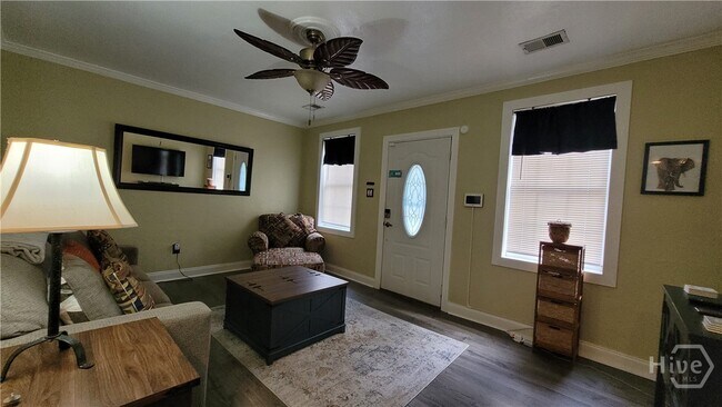 Building Photo - 1704 E 31st St