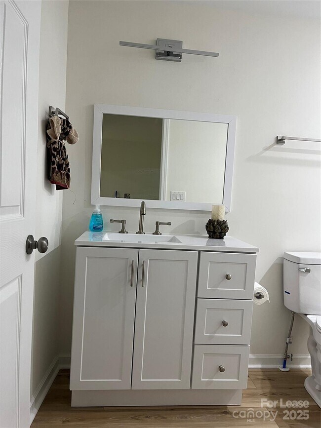 Building Photo - 39 White St