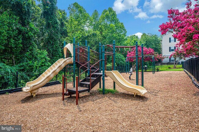 Building Photo - 75 Fern Oak Cir
