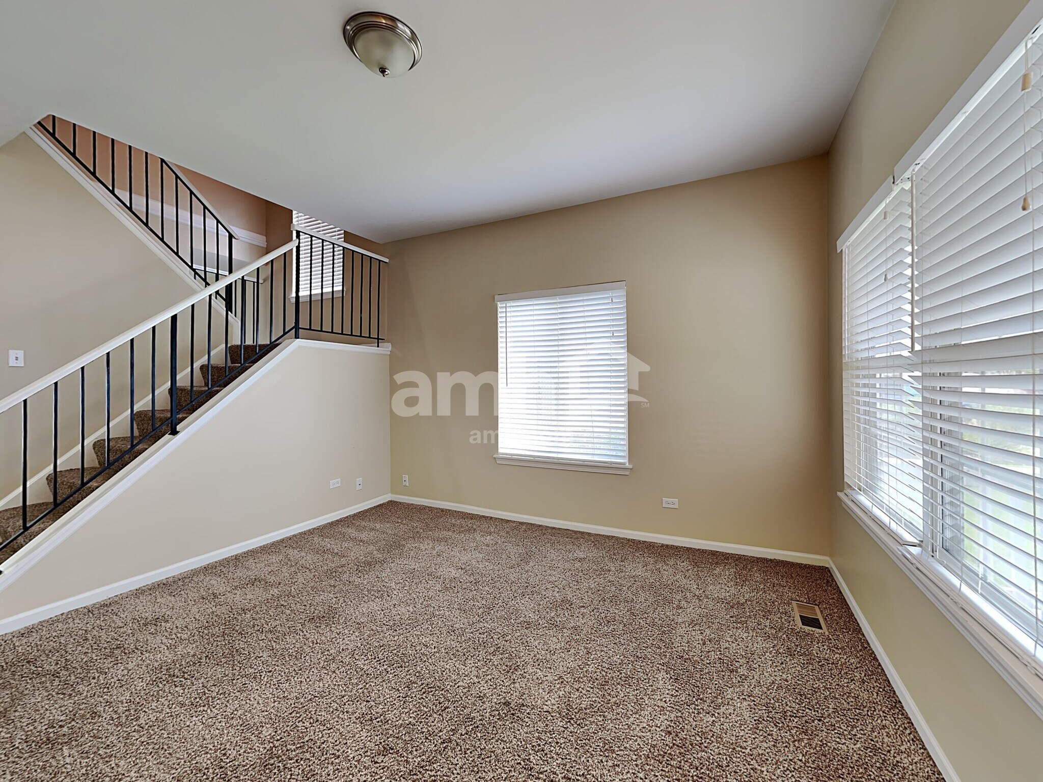 Building Photo - 2828 Sun Valley Dr
