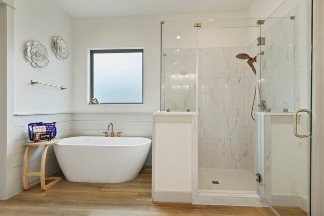 Building Photo - 21359 Monarch Dr