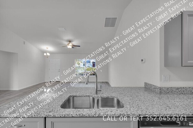 Building Photo - 678 Walkertown Dr