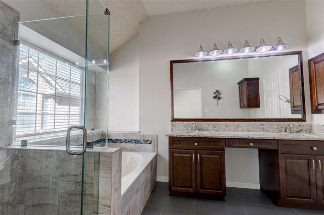 Building Photo - 10809 River Oaks Dr