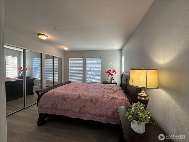 Building Photo - 33020 10th Ave SW