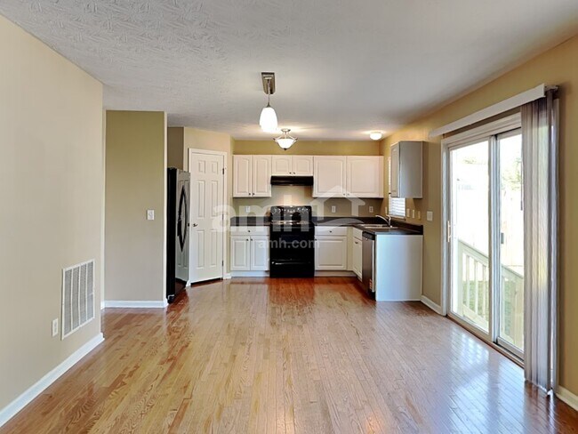 Building Photo - 5490 Appaloosa Cir