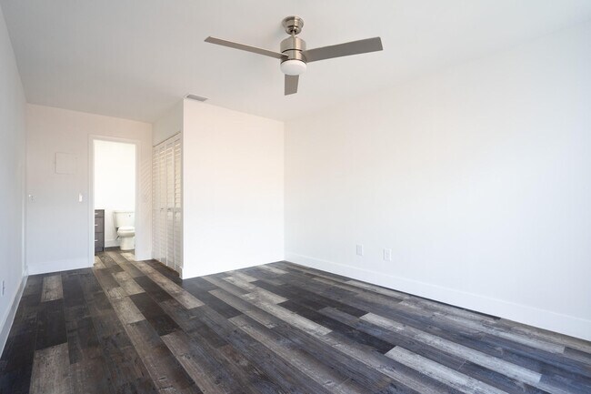 Building Photo - 4143 Palm Bay Cir