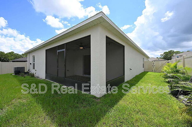 Building Photo - 2028 Rosewood Cir