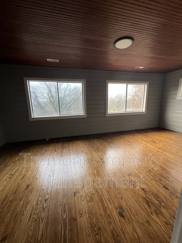 Building Photo - 2512 Campbell St