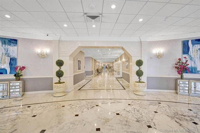 Building Photo - 3800 S Ocean Dr