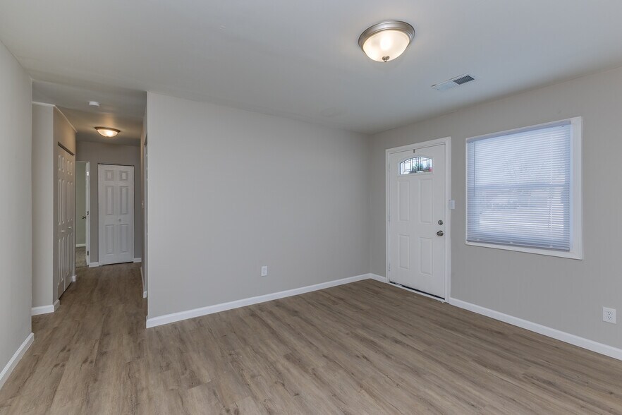 Building Photo - 3437 Redskin Dr