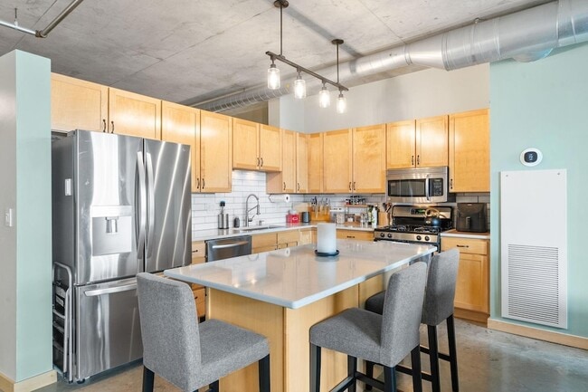 Building Photo - 720 N 4th St