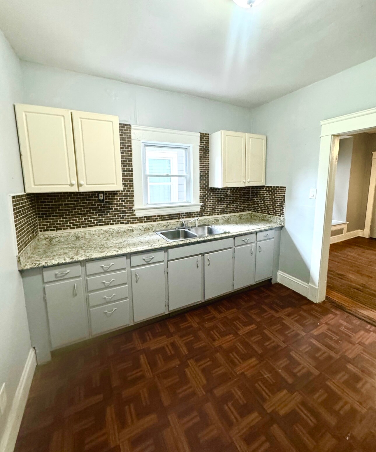 Building Photo - 2065 W 85th St