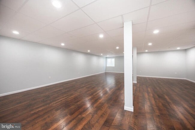 Building Photo - 71 Iron Hill Way