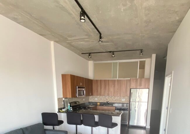 Building Photo - 235 W Van Buren St