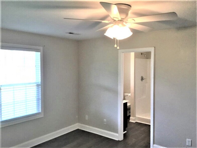 Building Photo - 6515 Mission Springs Ln