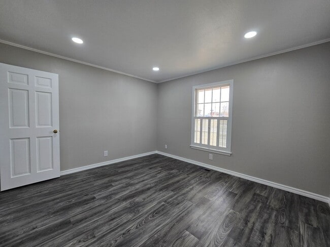 Building Photo - 3 Bedroom 2 Bath home in Shawnee!