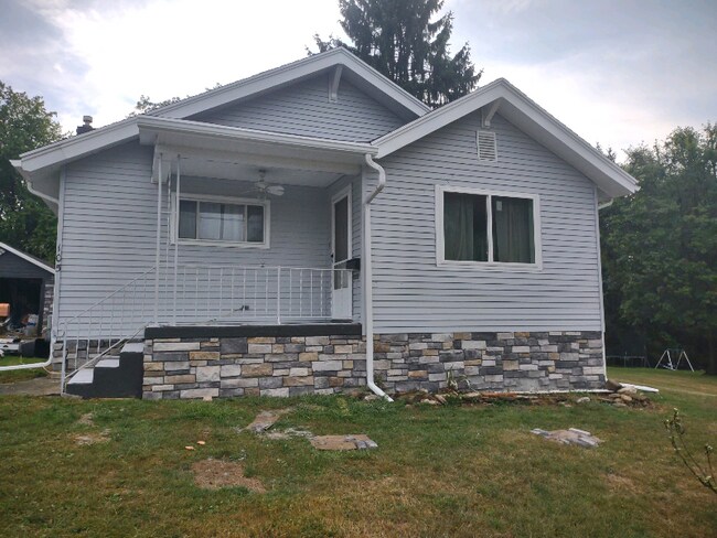 Building Photo - 105 Maher St