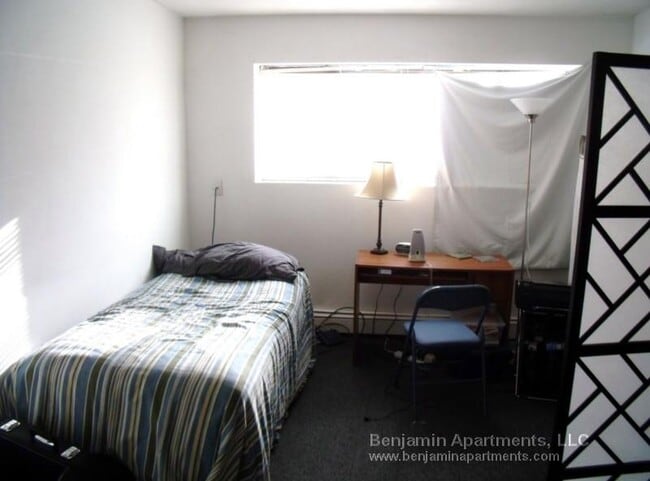 Building Photo - 226 Parker Hill Ave