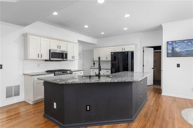 Building Photo - 1612 Branch Creek Cove