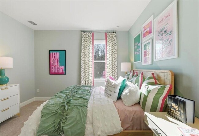 Building Photo - 2145 The Ln NE