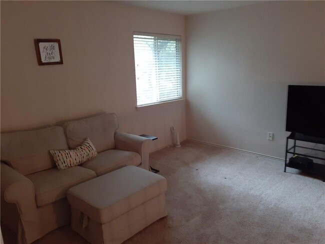 Building Photo - 3725 Castle Rock Dr