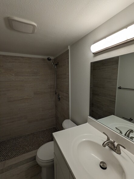 Building Photo - 359 S McMullen Booth Rd