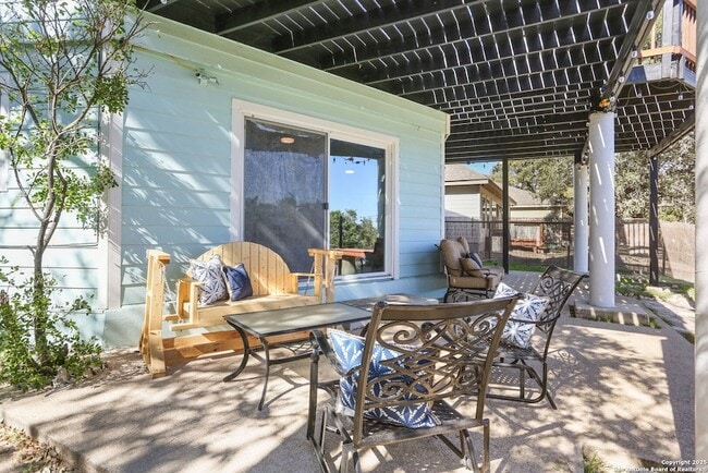 Building Photo - 1433 Riviera Dr