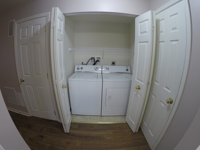 Building Photo - 2123 Quail Hollow Dr
