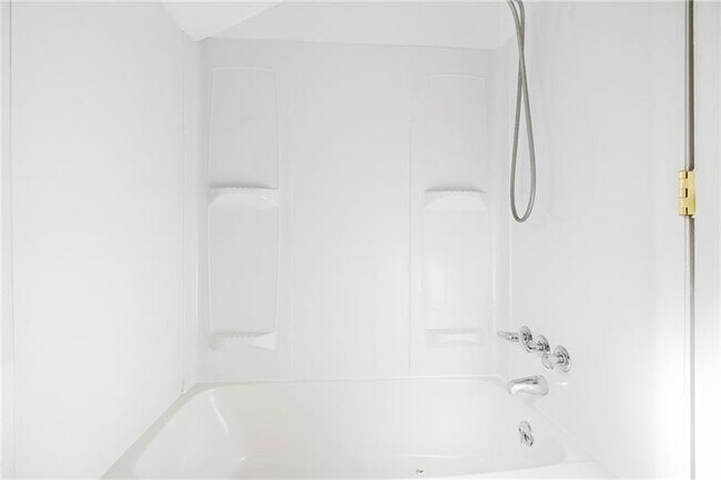 Building Photo - 5408 Verona Rd