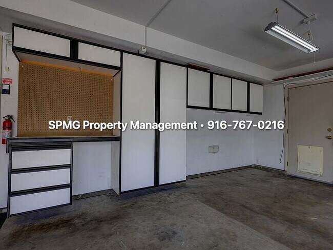 Building Photo - Beautiful 4BR/3BA Home in Rocklin 3-Car Garage & Low-Maintenance Backyard