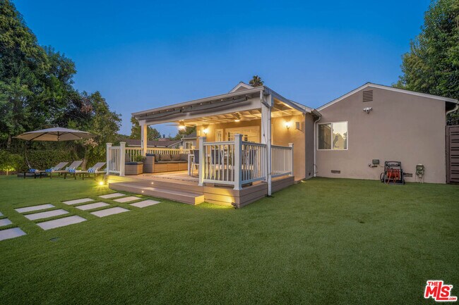 Building Photo - 5659 Corbin Ave
