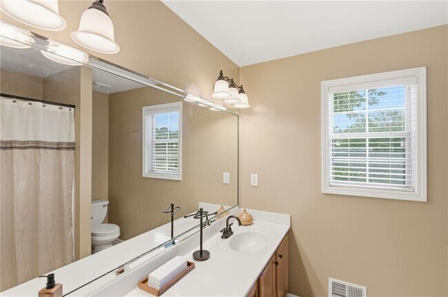 Building Photo - 4290 McClanes Ct