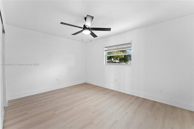 Building Photo - 2600 NW 68th Way