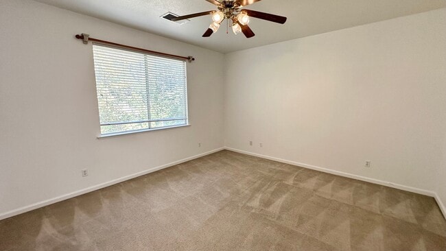 Building Photo - $2,795 Teague & Chestnut, 4 Bedroom Home -...