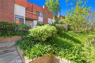 Building Photo - 28015 Ridgebluff Ct