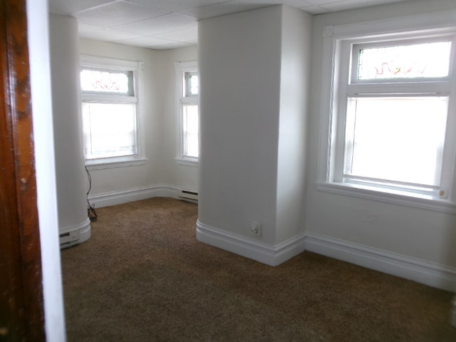 Building Photo - 844A Columbia Ave