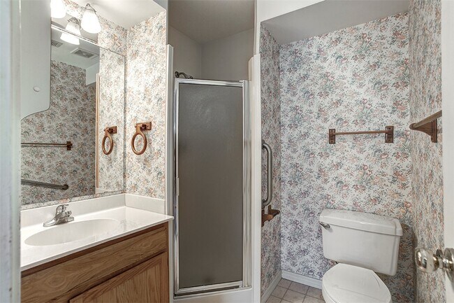 Building Photo - 706 Meghan St