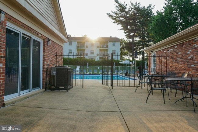 Building Photo - 8414 Penshurst Dr