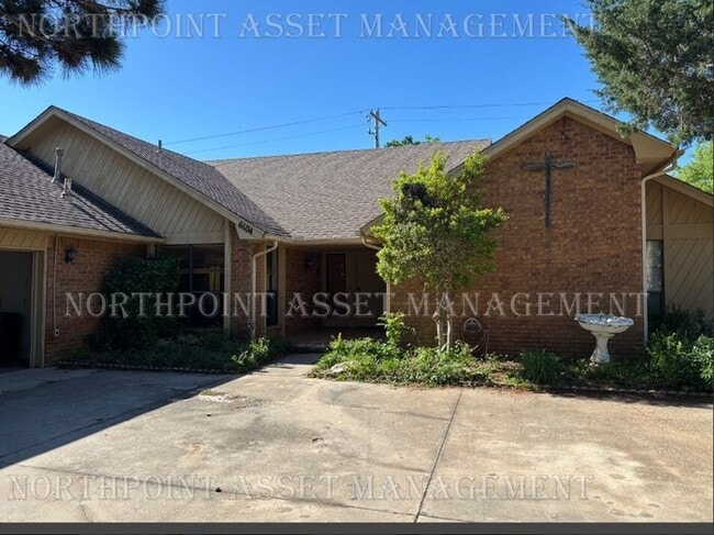 Primary Photo - Beautifully Spacious Home in Warr Acres wi...