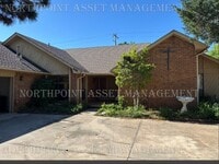 Building Photo - Beautifully Spacious Home in Warr Acres wi...