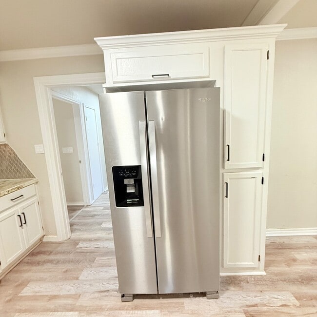 Building Photo - 4004 SE 25th St