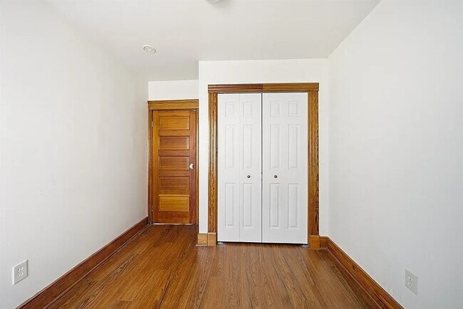 Building Photo - 31 Whitcomb St