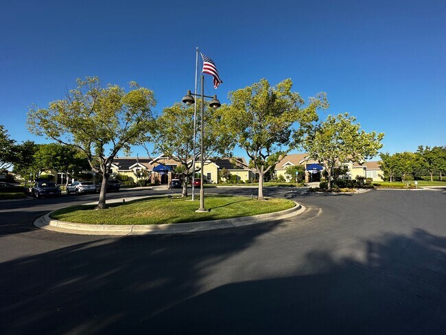 Building Photo - Wonderful Location within Summerset 4, a 5...
